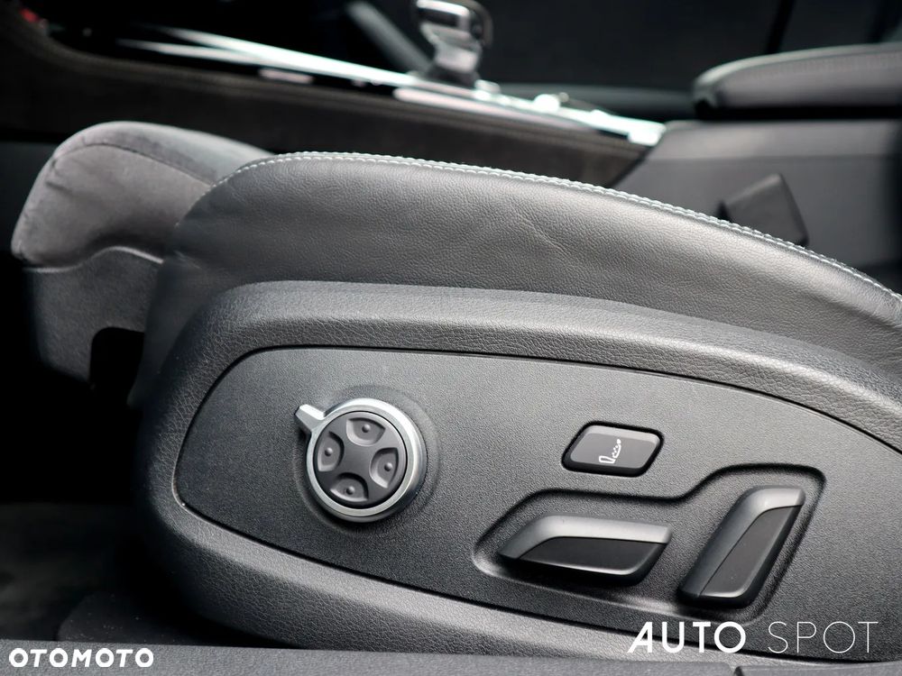 Audi RS4 Avant TFSI Quattro Tiptronic - 17