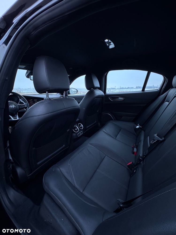 Alfa Romeo Giulia 2.0 Turbo 16V AT8 Veloce - 26
