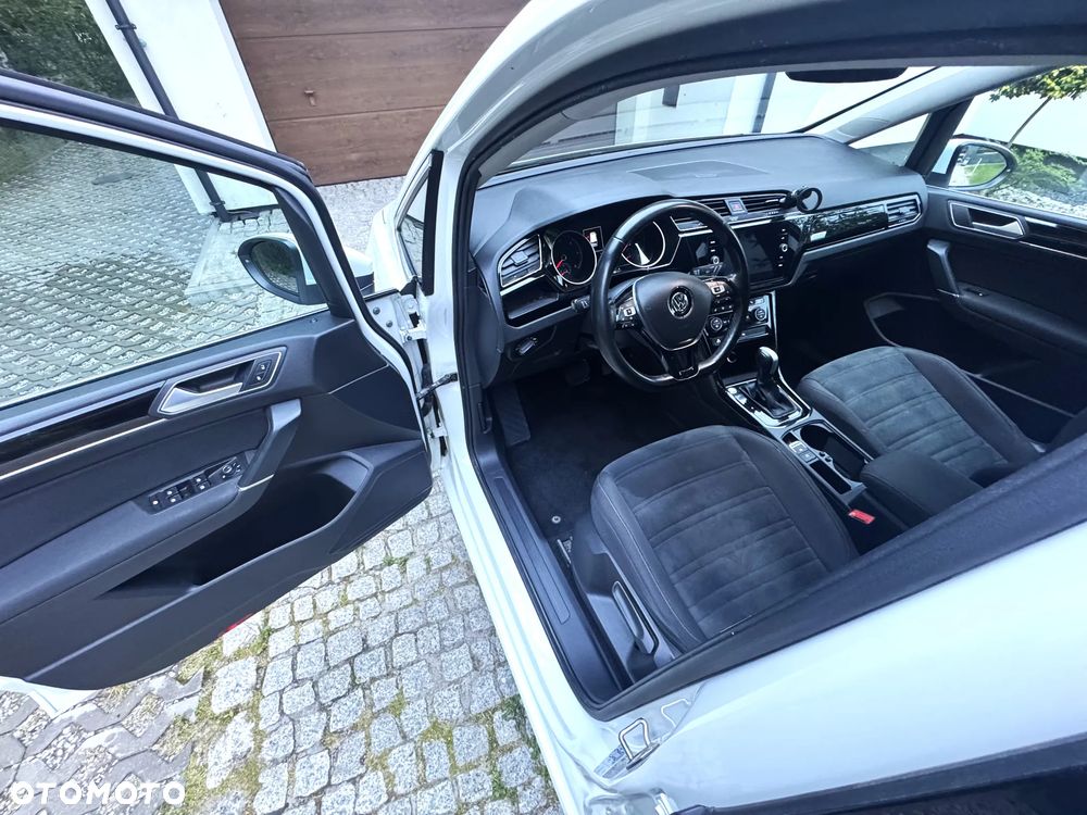 Volkswagen Touran - 8