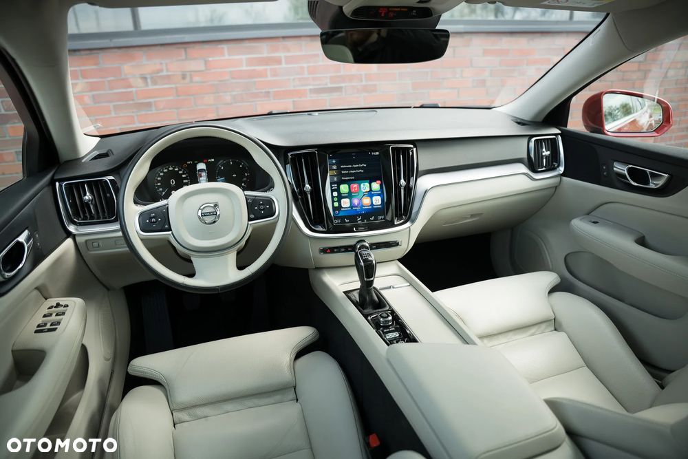 Volvo V60 D3 Drive-E Momentum - 25