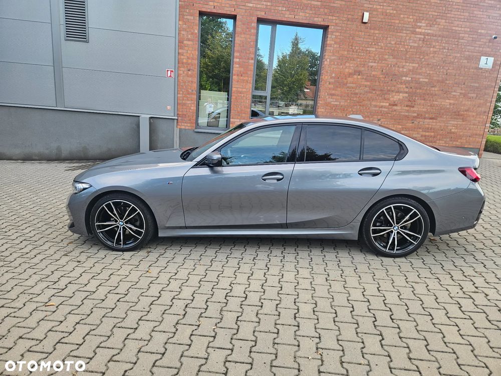 BMW 3 Series 2023 photo 5
