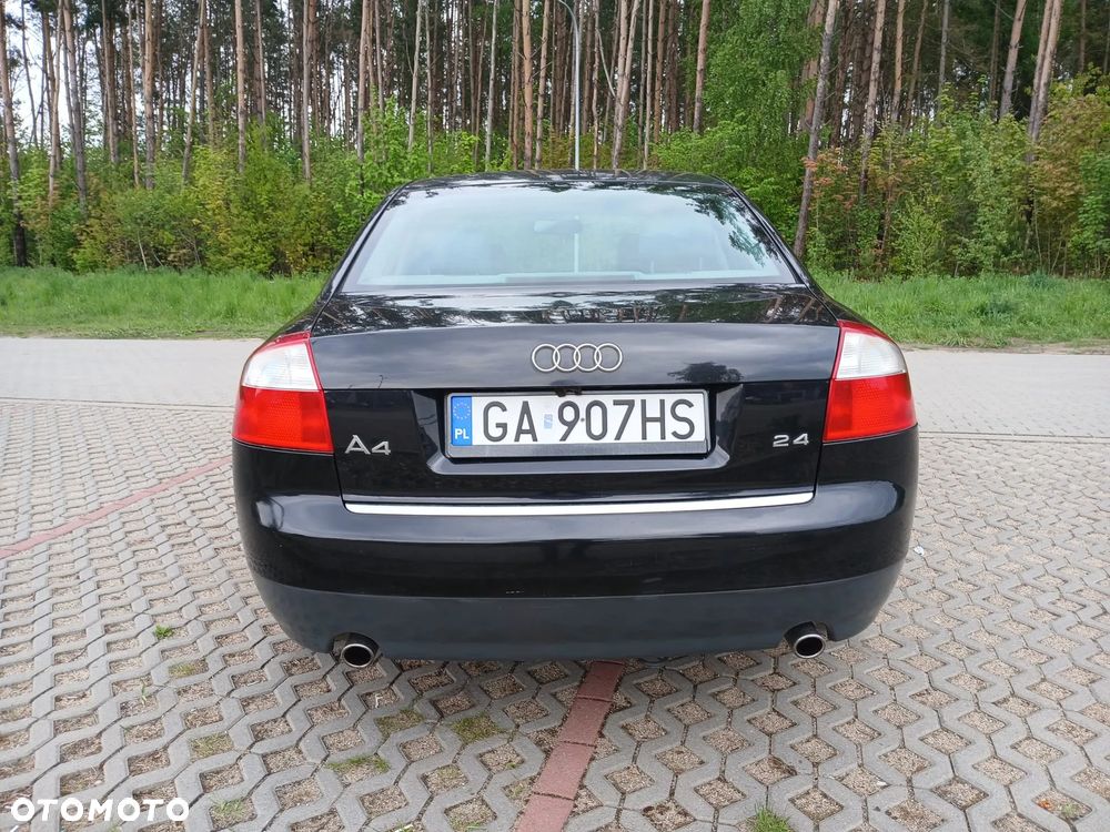 Audi A4 Limousine - 16