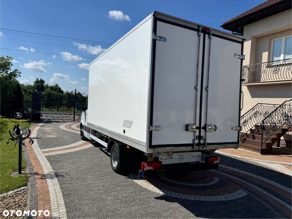 Mercedes-Benz Sprinter - 4