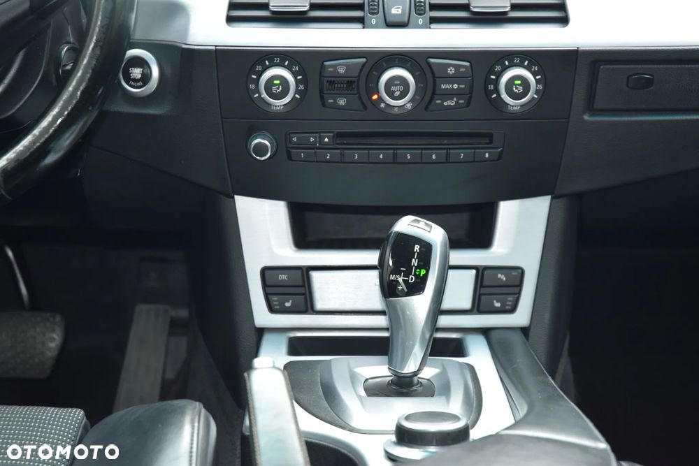 BMW Seria 5 520d - 30
