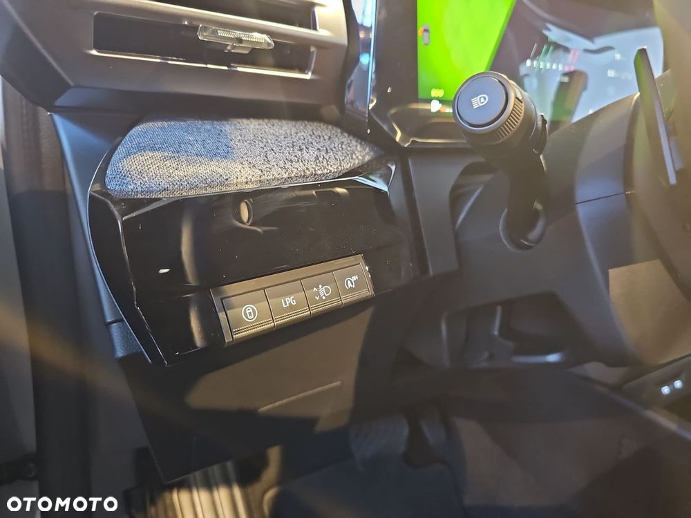 Renault Clio - 11