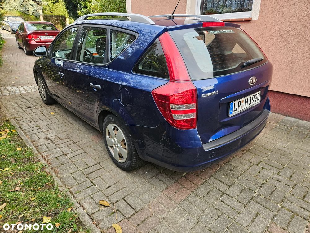 Kia Ceed - 7