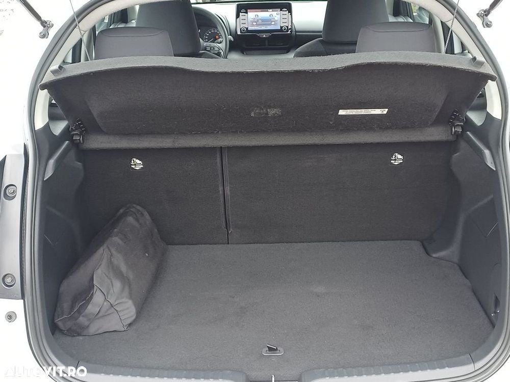Toyota Yaris - 7