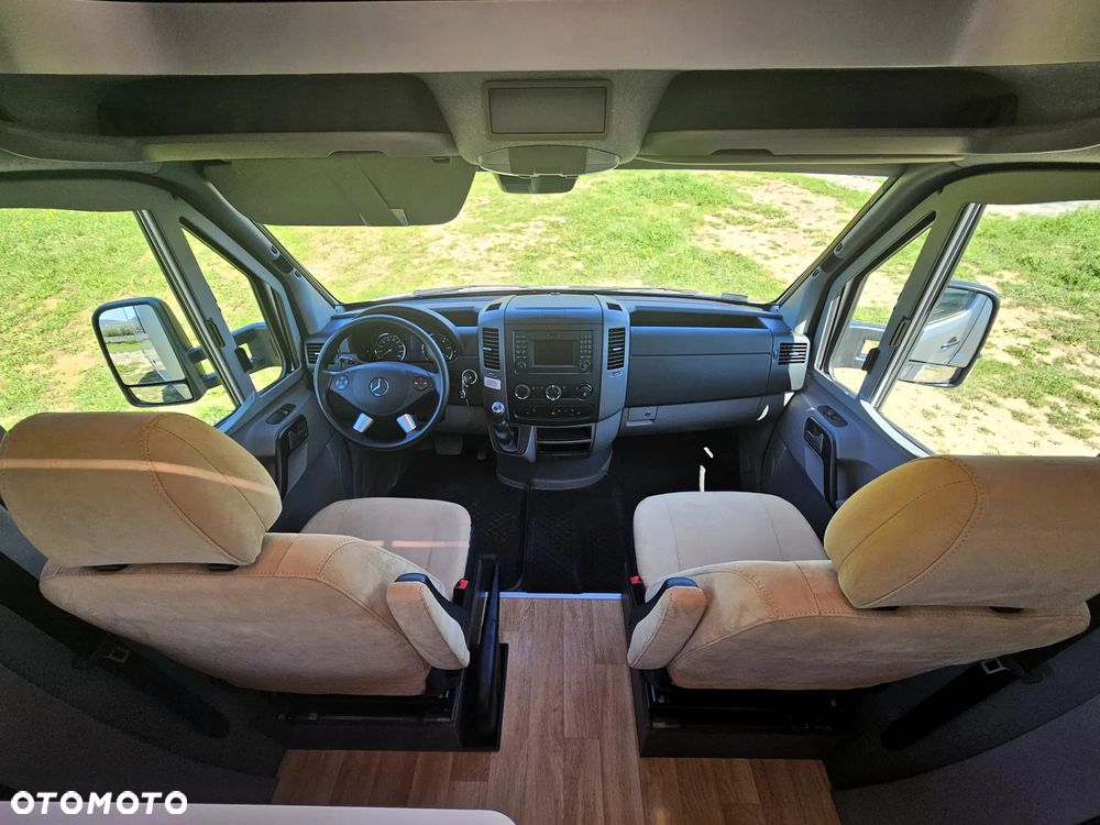 Mercedes-Benz Sprinter - 23