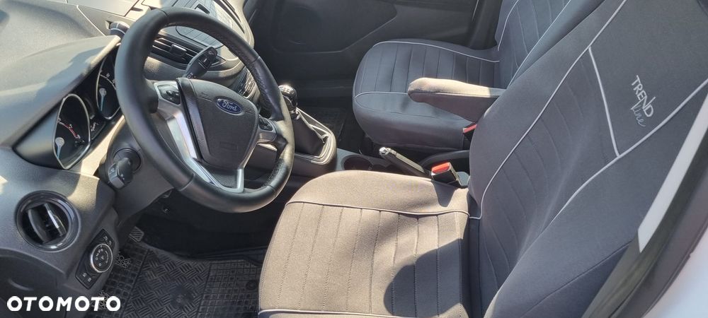 Ford Tourneo Courier - 2