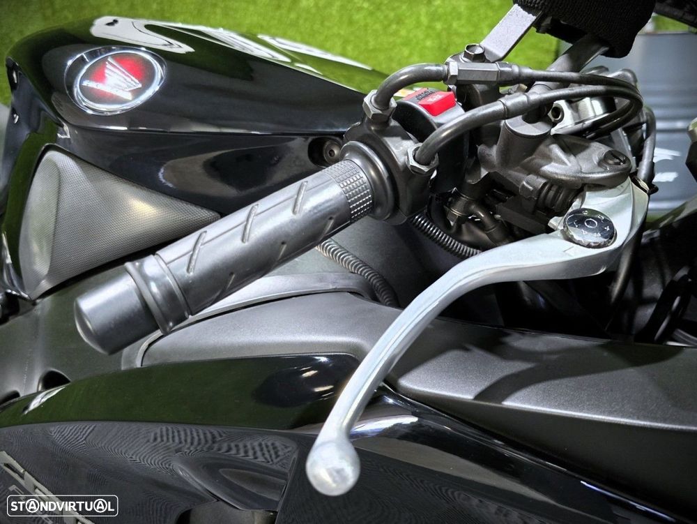 Honda CBR 1000 RR Fireblade - 15