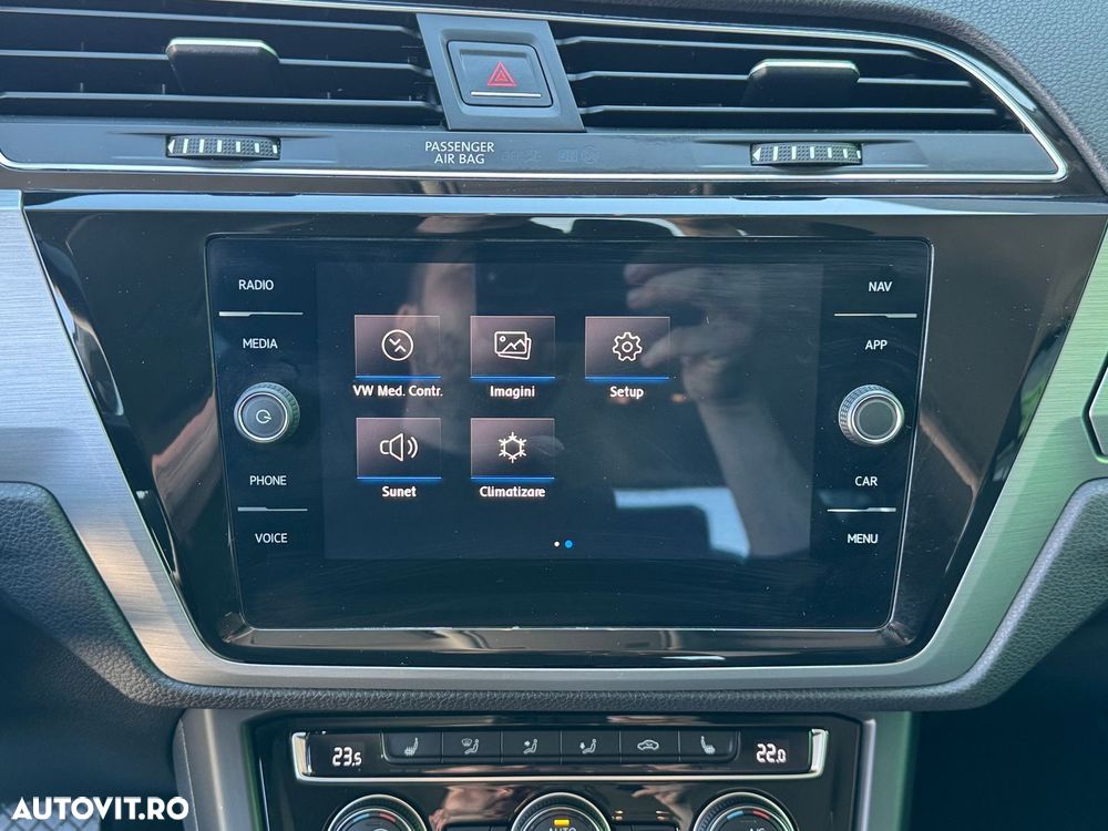 Volkswagen Touran - 21