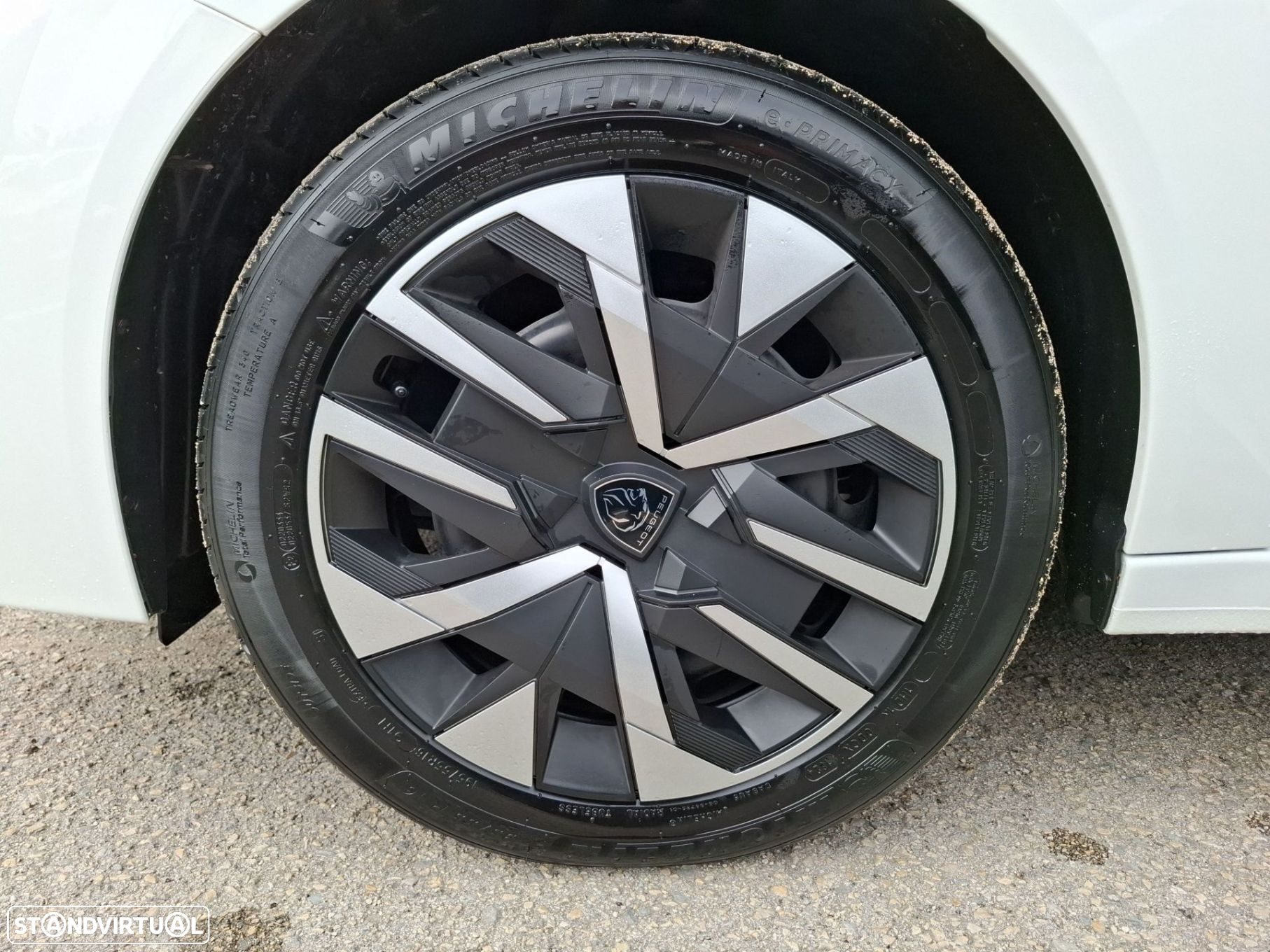 Peugeot 208 1.2 PureTech Active - 25