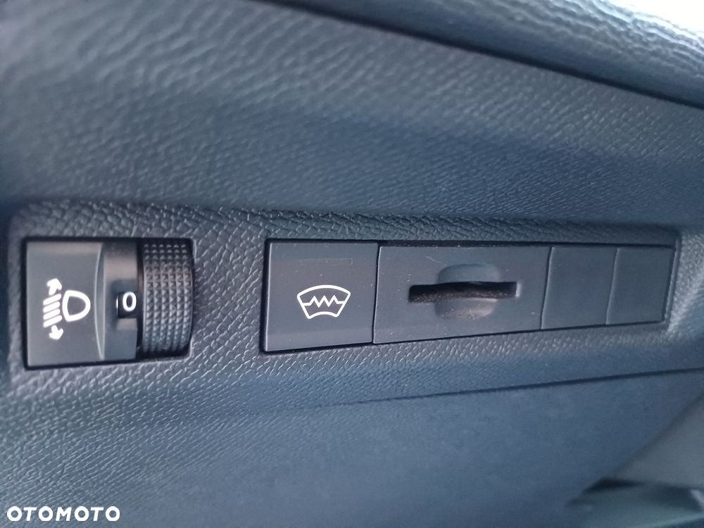 Peugeot 308 1.2 PureTech Allure S&S EAT8 - 26