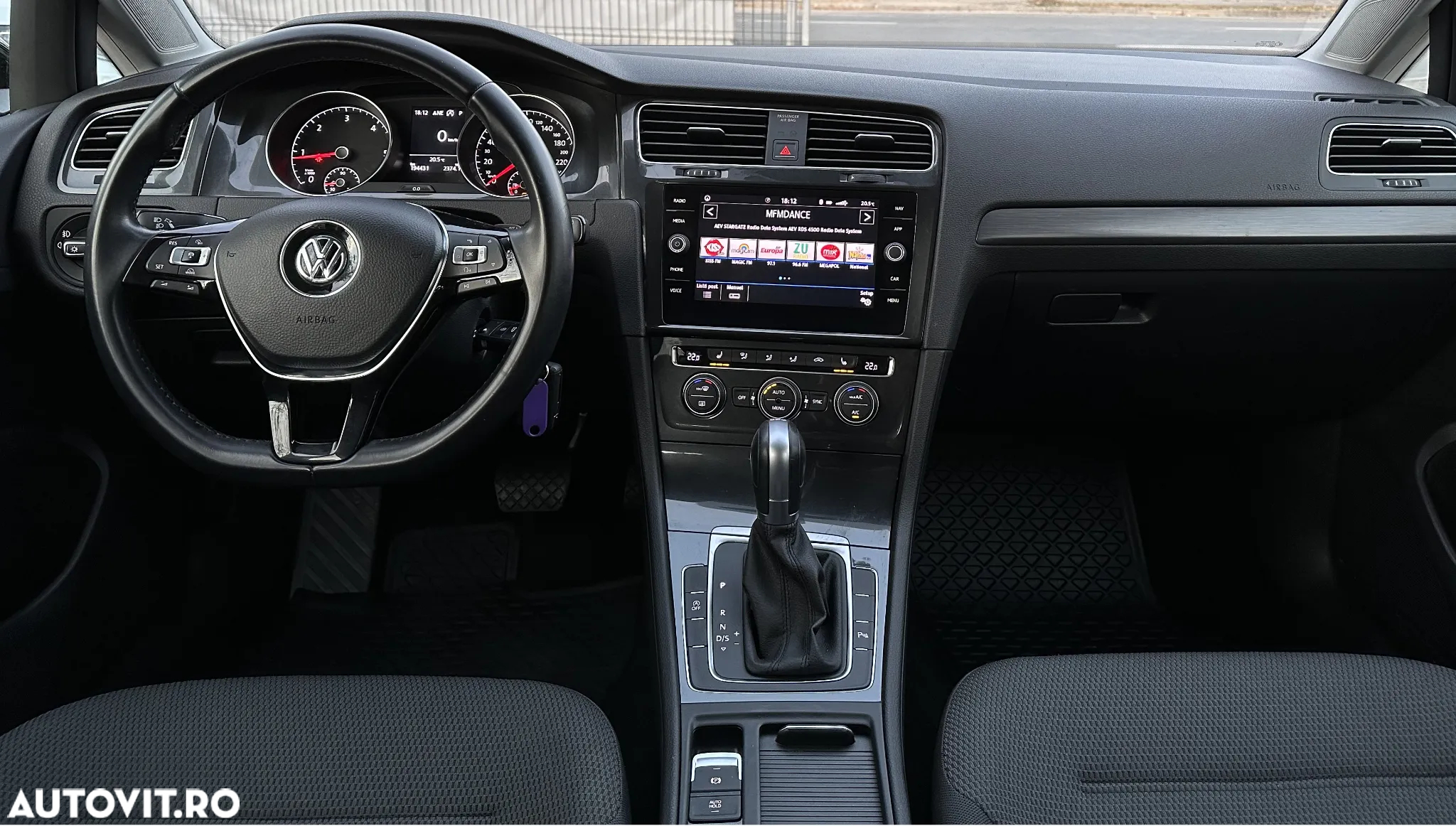 Volkswagen Golf - 8