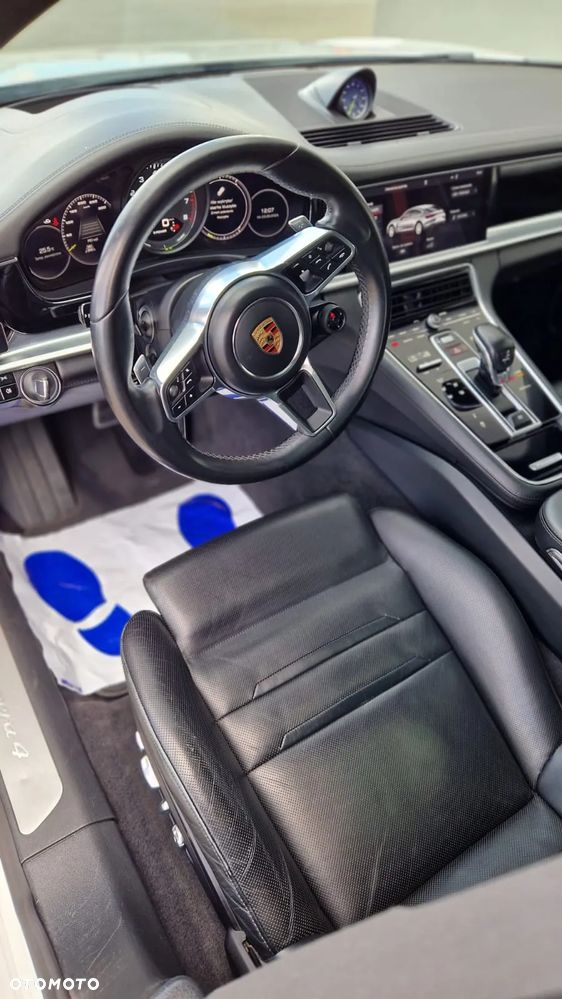 Porsche Panamera 4 E-Hybrid - 11