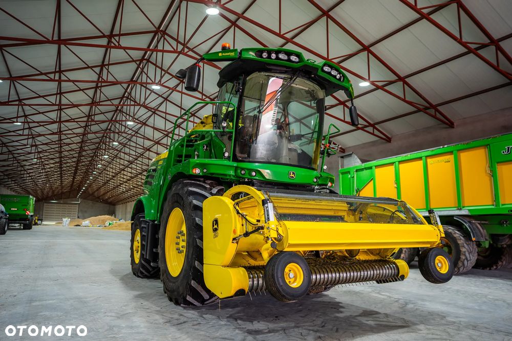 John Deere 8300 - 3
