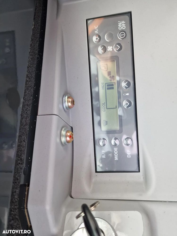 Hitachi 3,7t, ZX33U-6, cupla rapida+2 cupe excavare+cupa taluz, inst picon, Aer conditionat, lama nivelare, produs in JAPONIA, garantie 1an, posibilitate leasing-44.900 EUR+Tva - 7