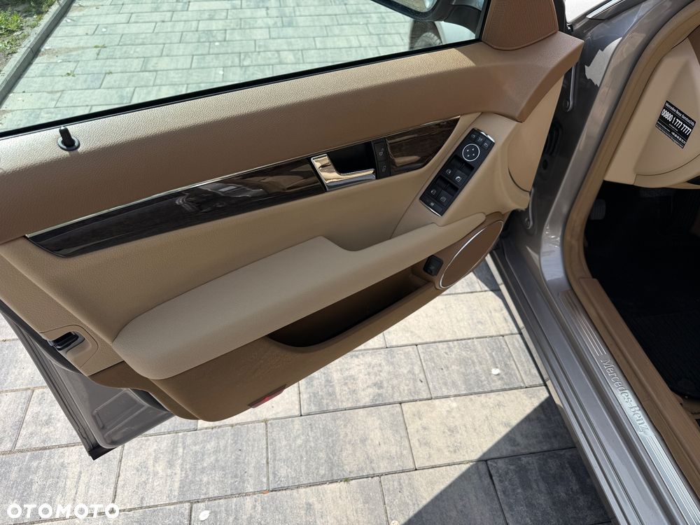 Mercedes-Benz Klasa C ver-200-kompressor-avantgarde - 39