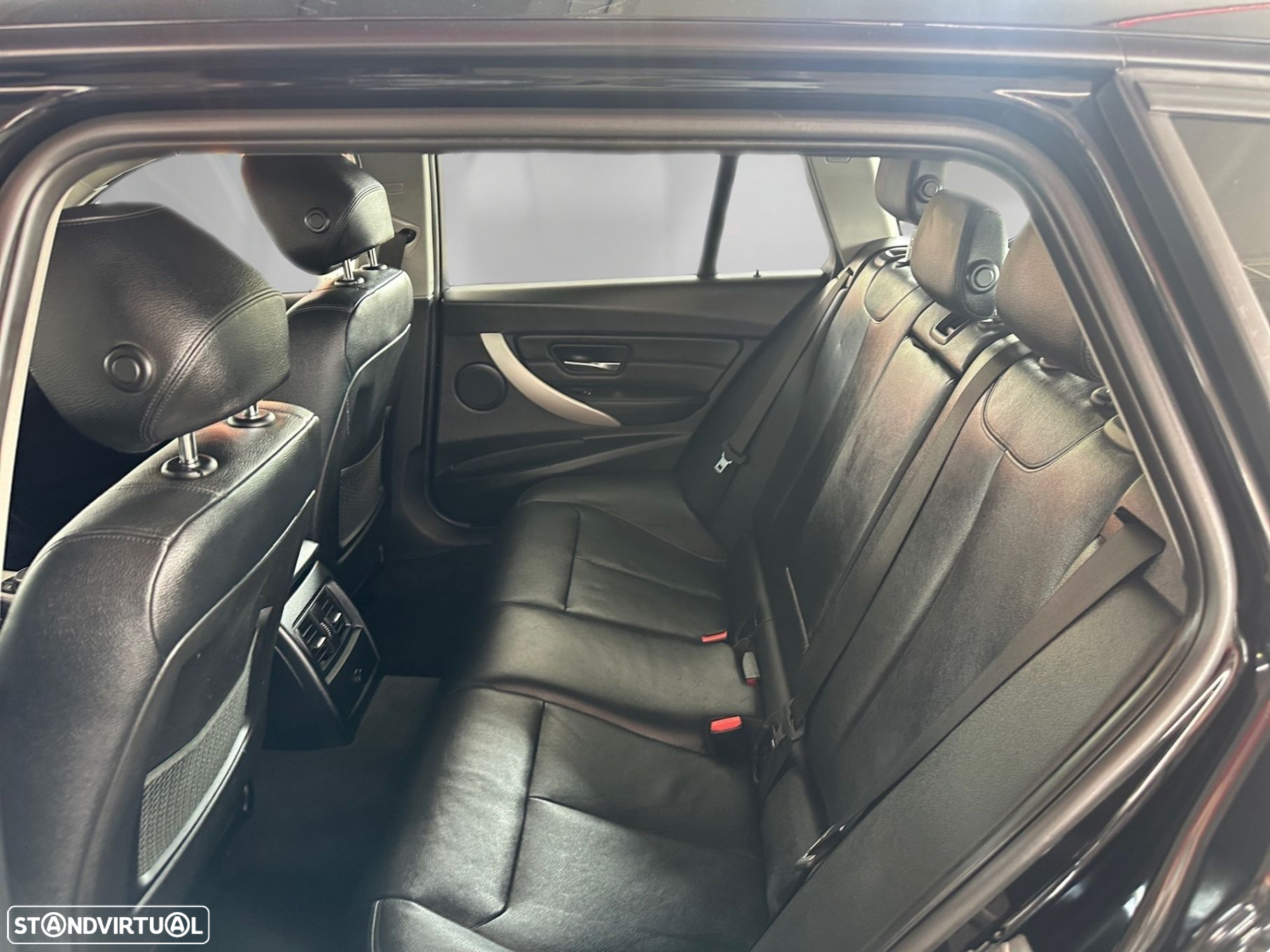 BMW 320 d Touring Advantage - 9