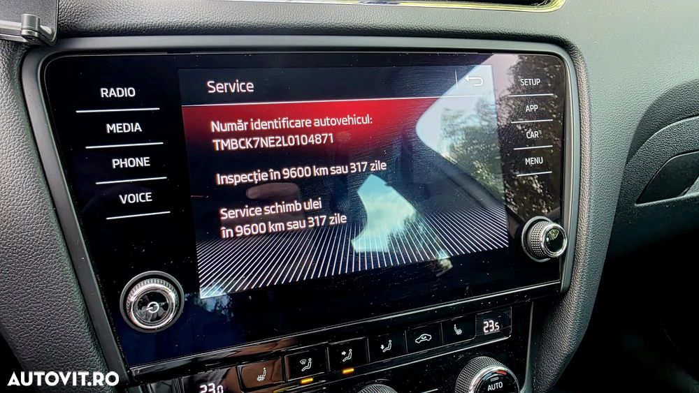 Skoda Octavia 2.0 TDI DSG 4X4 Style - 10