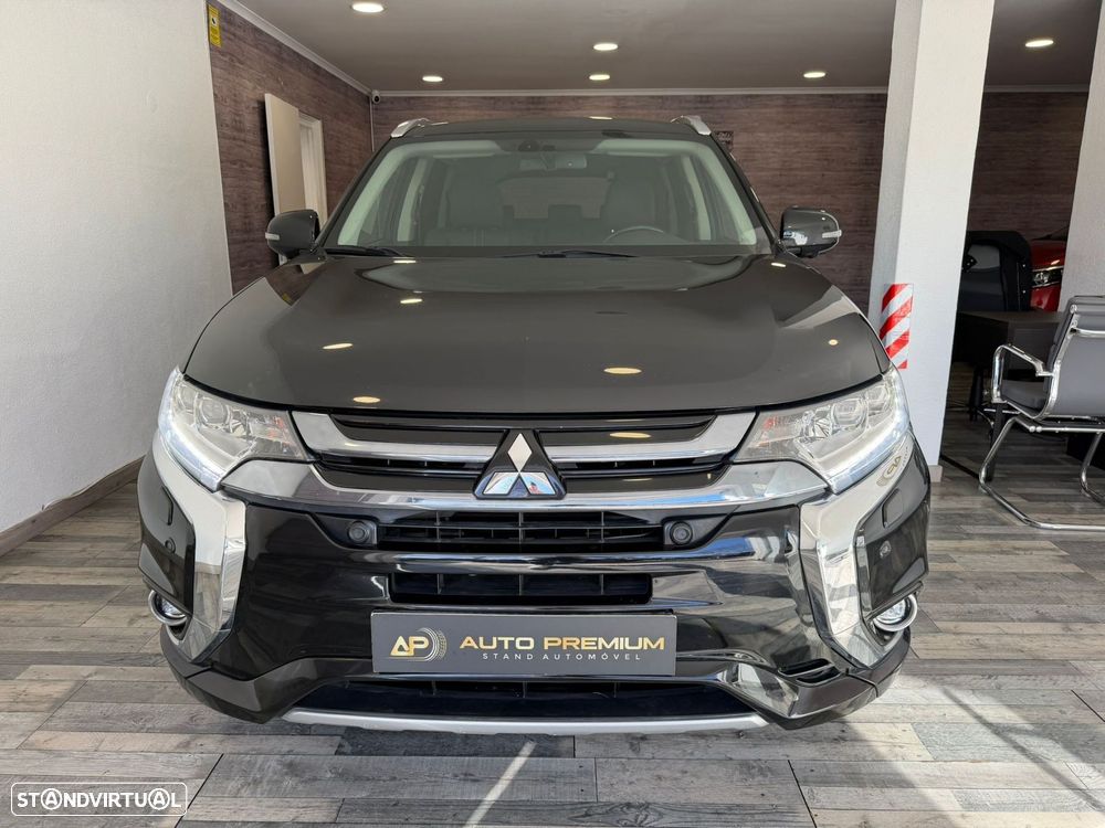 Mitsubishi Outlander 2.0 Instyle Navi - 3