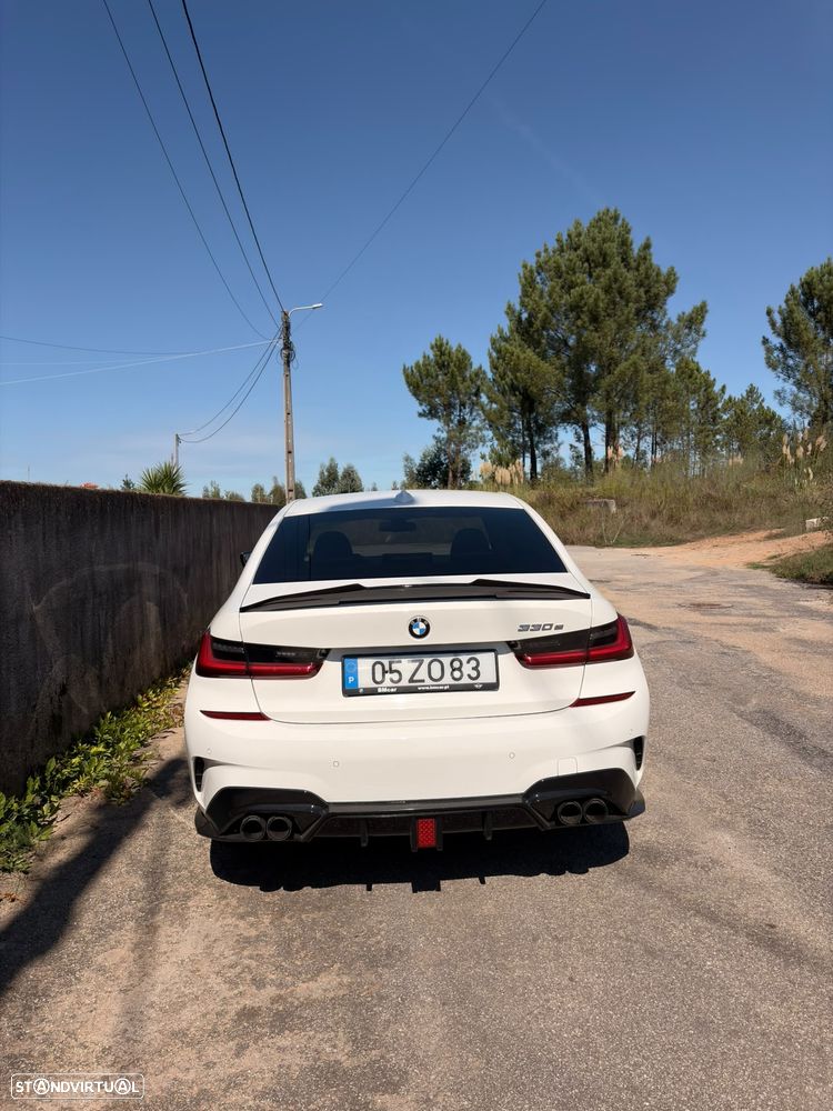 BMW 330 e Pack M Auto — fotografia 3
