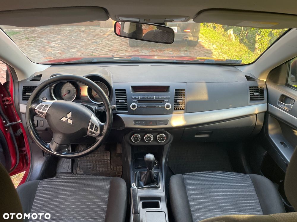 Mitsubishi Lancer 1.8 Invite - 8