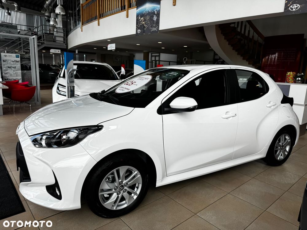 Toyota Yaris ver-hybrid-1-5-comfort - 2