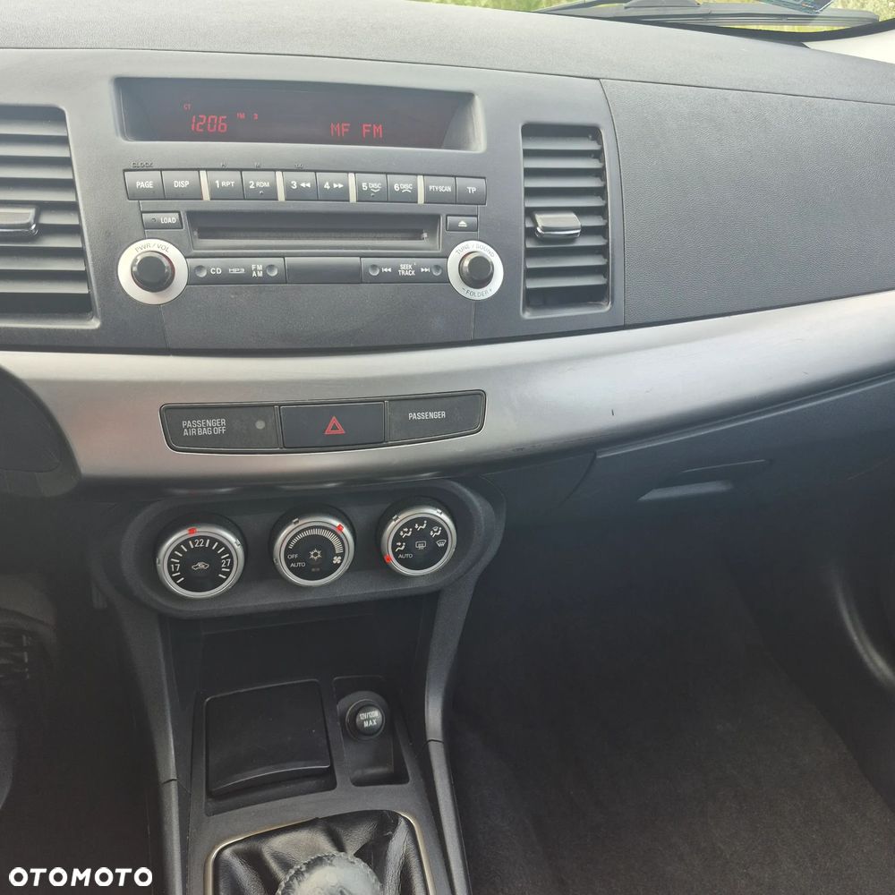 Mitsubishi Lancer - 9