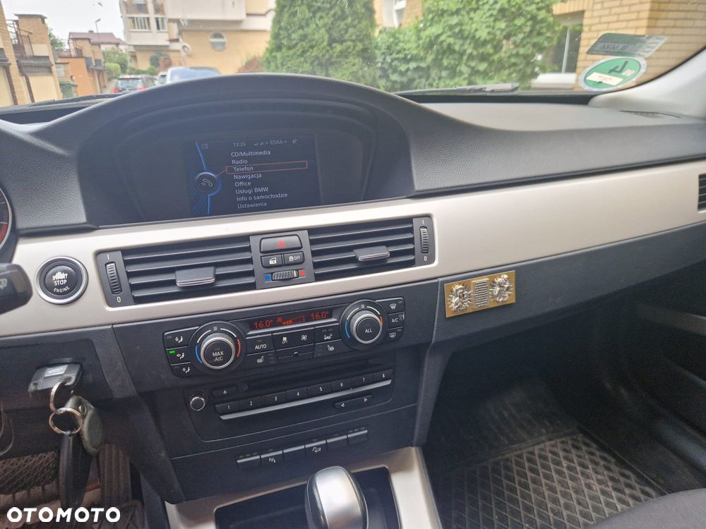 BMW Seria 3 ver-320d-dpf - 11