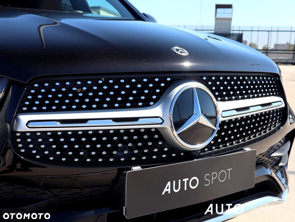 Mercedes-Benz GLC 300 d 4Matic 9G-TRONIC AMG Line - 10