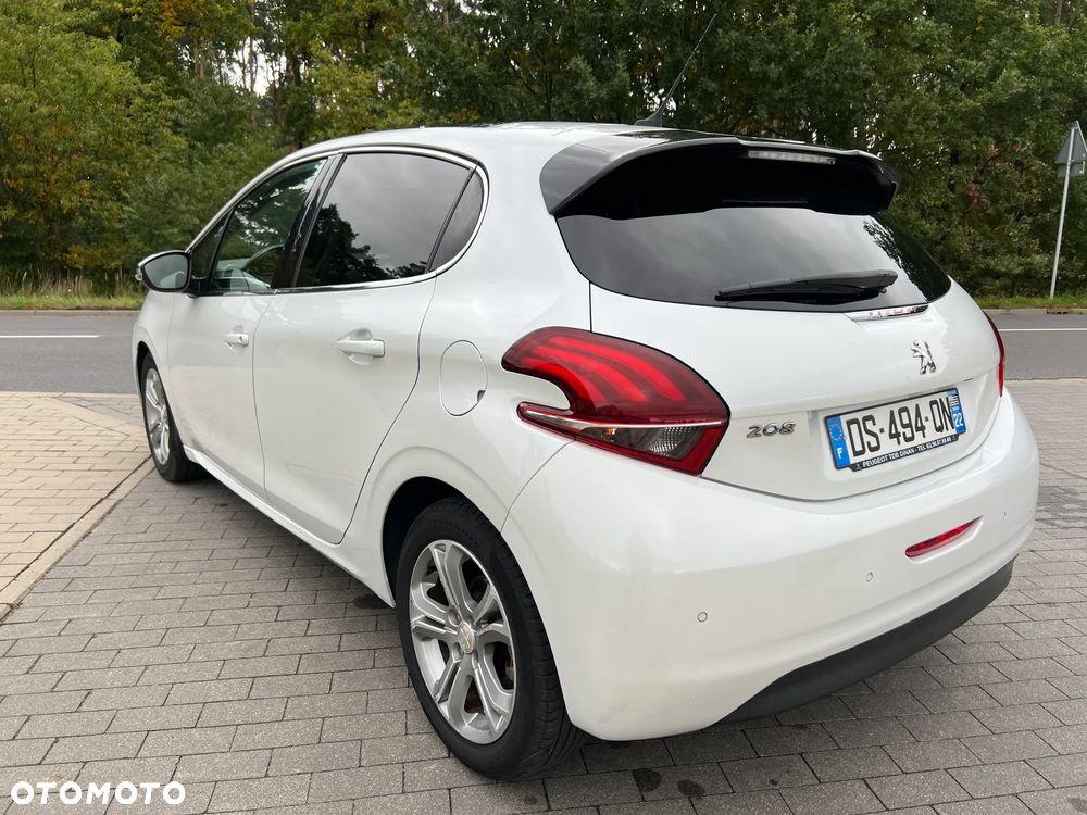 Peugeot 208 - 6