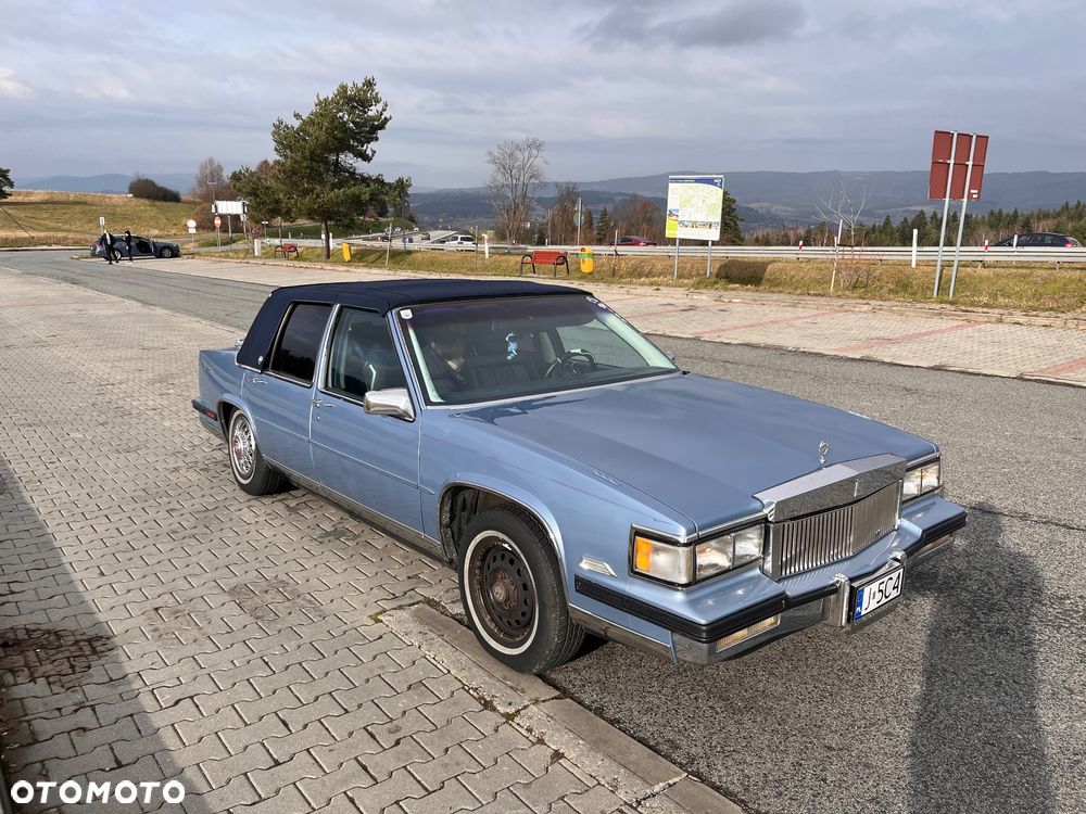 Cadillac Deville - 8