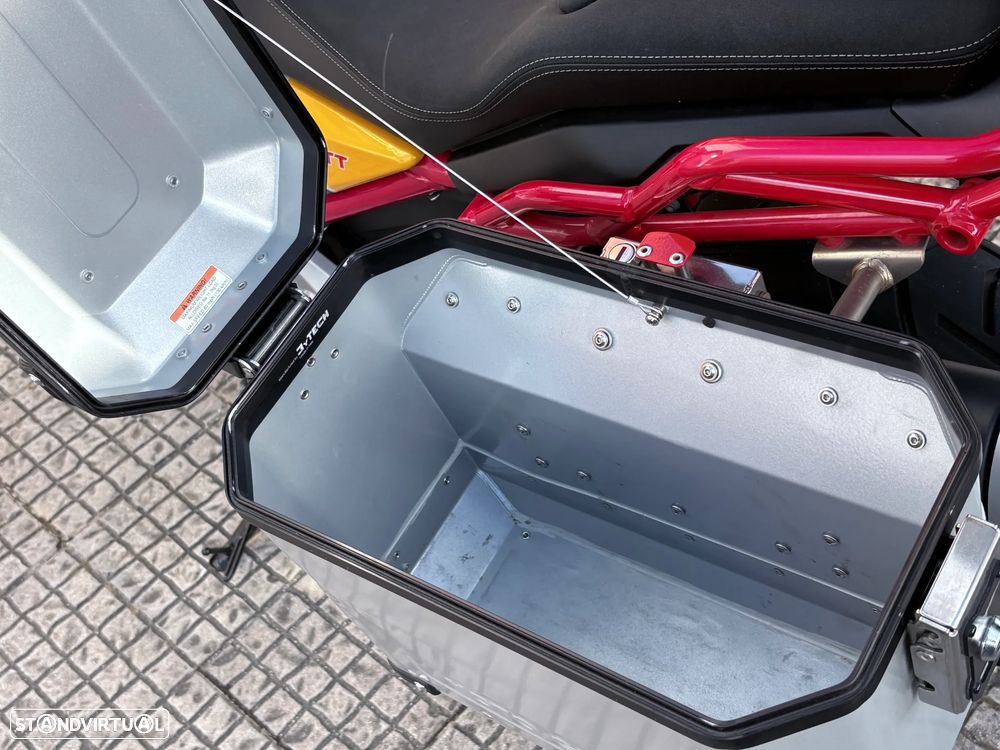 Moto Guzzi V85 TT - 30