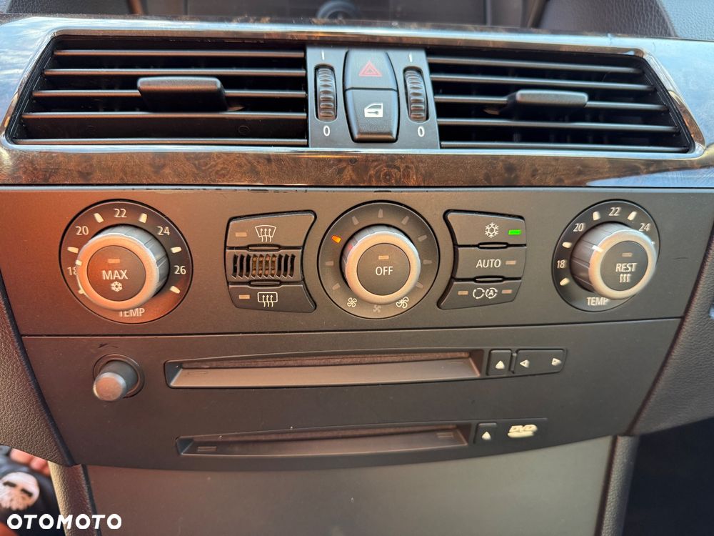 BMW Seria 5 545i - 22