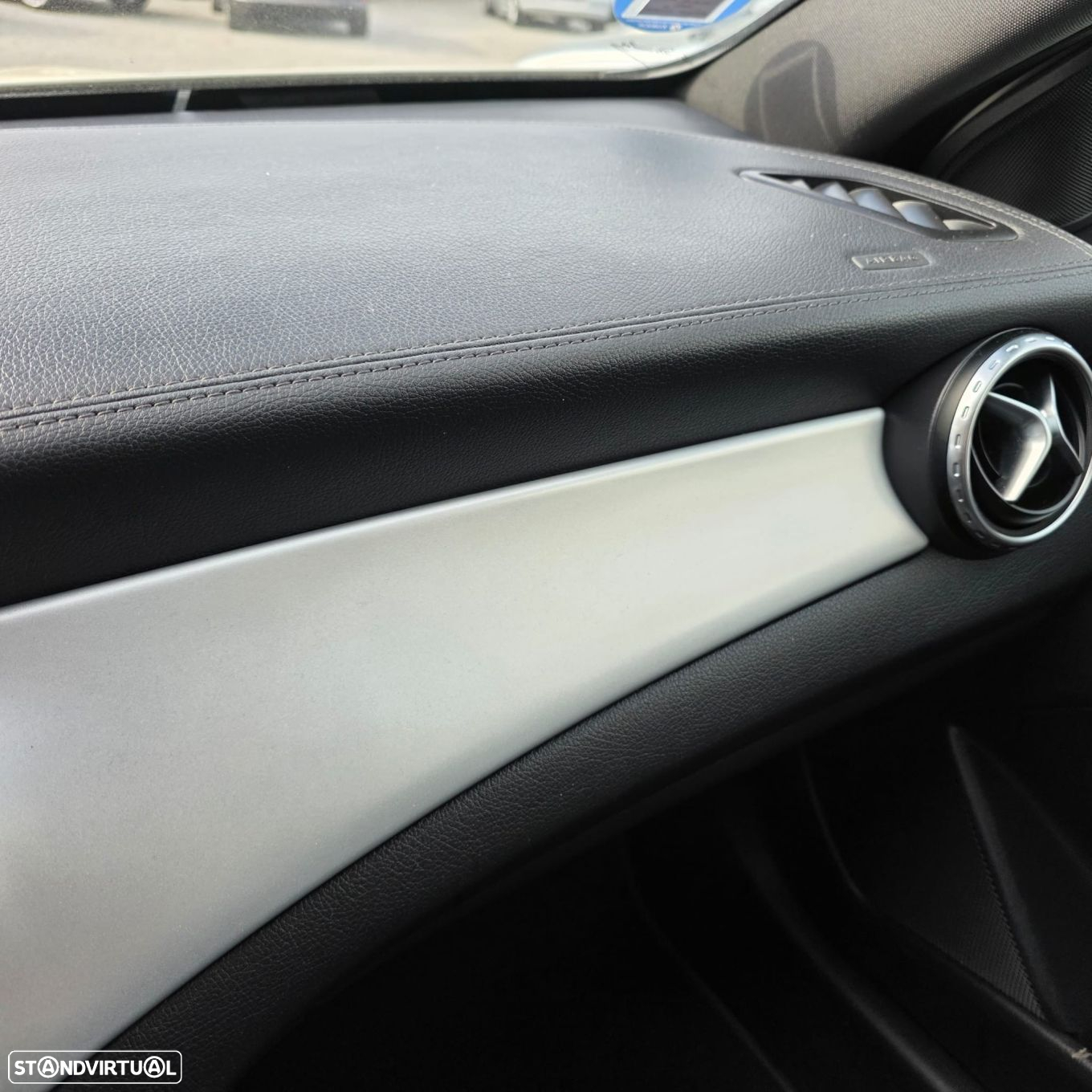 Mercedes-Benz GLA 220 d AMG Line - 32