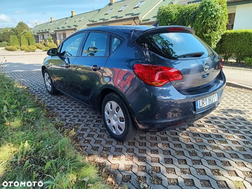 Opel Astra 1.6 Enjoy - 4