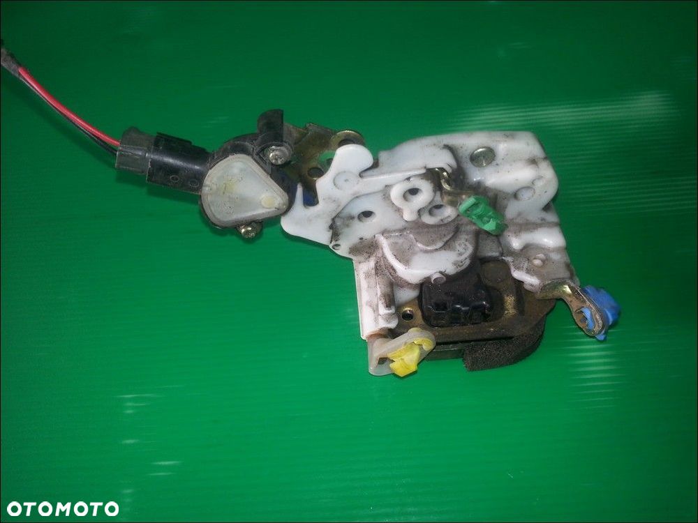 ZAMEK LEWY PRZÓD DRZWI SUBARU IMPREZA - 2