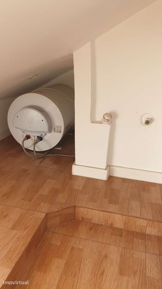 T0 equipado, despesas incluidas. Em frente aos Bomb da Amadora - Grande imagem: 5/9