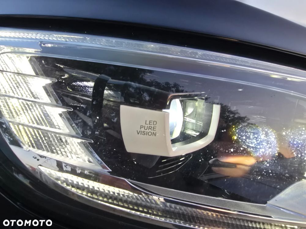 Renault Grand Scenic - 17