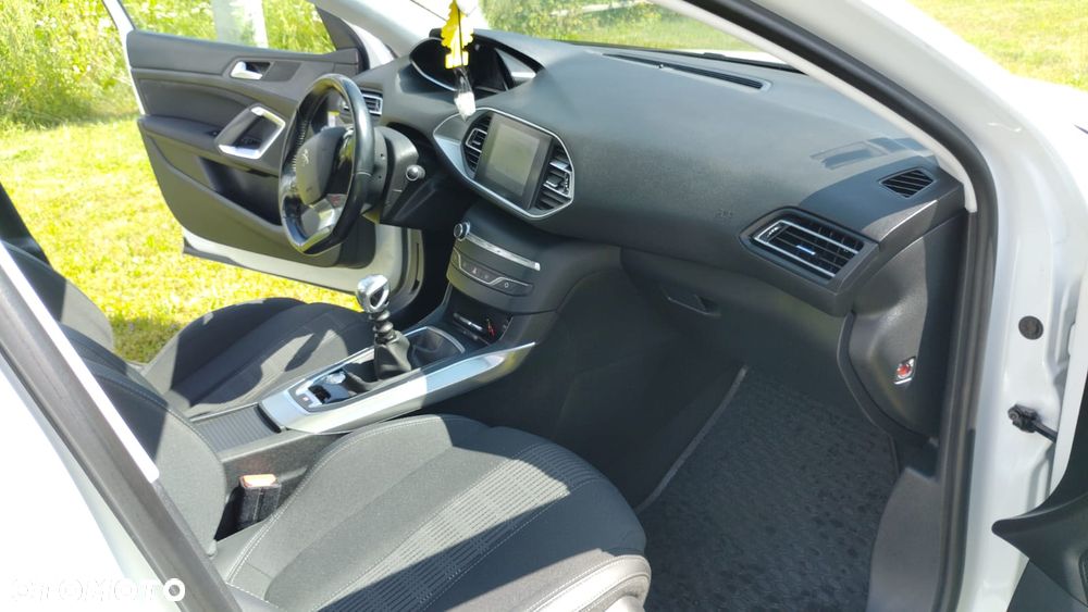 Peugeot 308 - 16