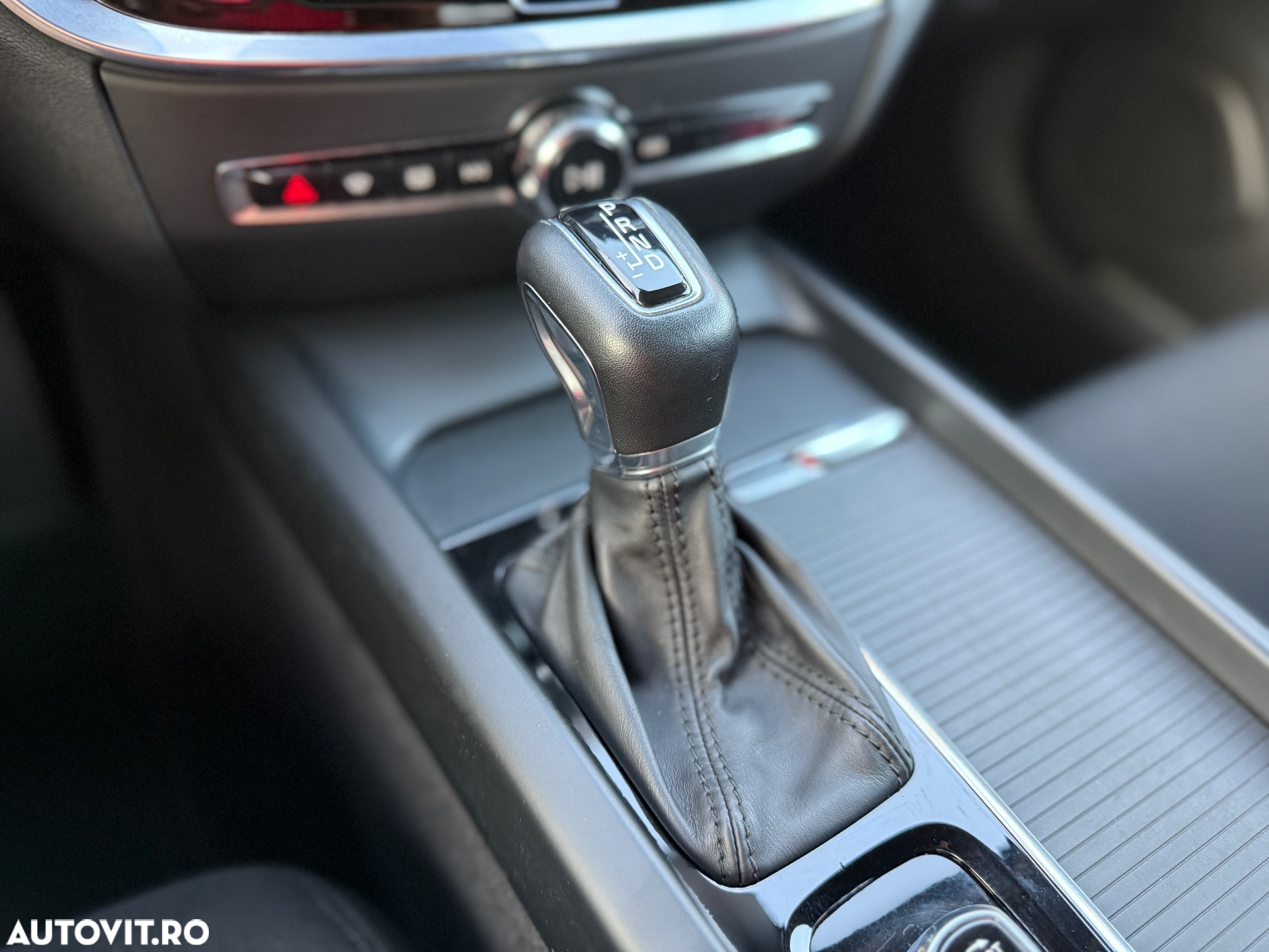 Volvo V60 D3 Momentum - 8