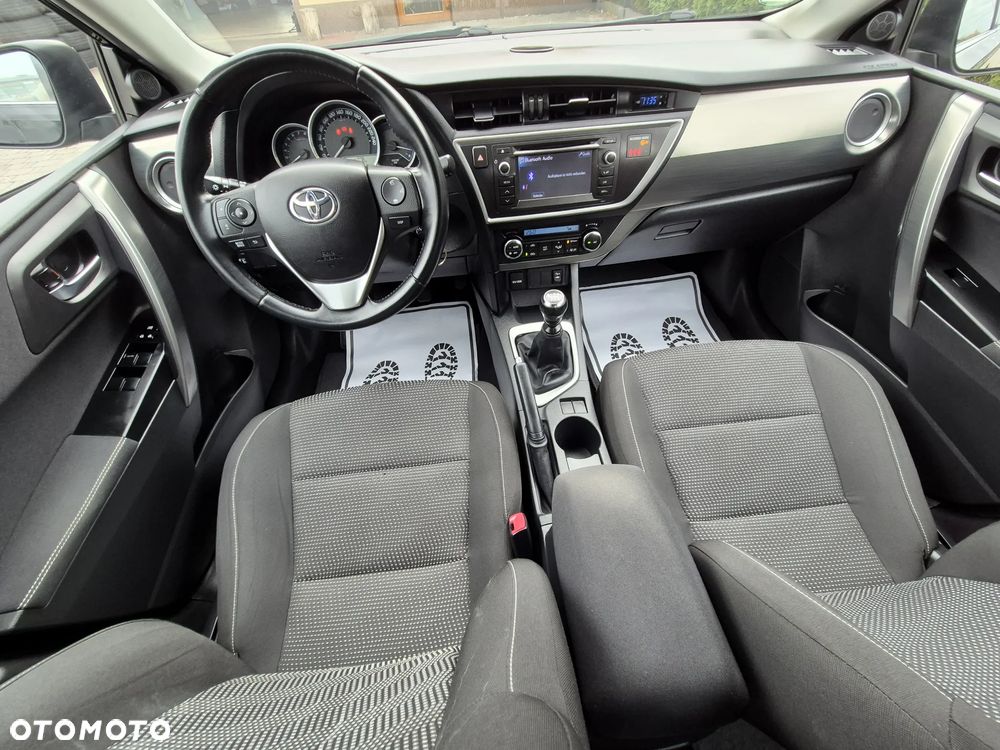 Toyota Auris 1.6 Premium Start - 17