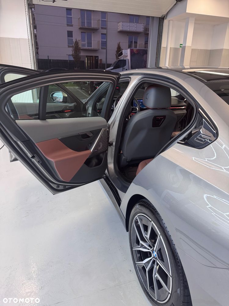 BMW Seria 5 520d xDrive mHEV M Sport Edition - 15