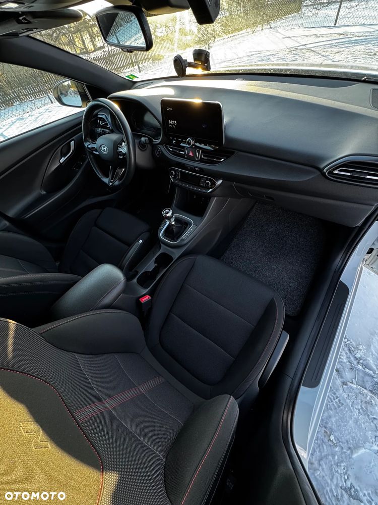 Hyundai i30 1.6 CRDI 48V-Hybrid N-Line - 26