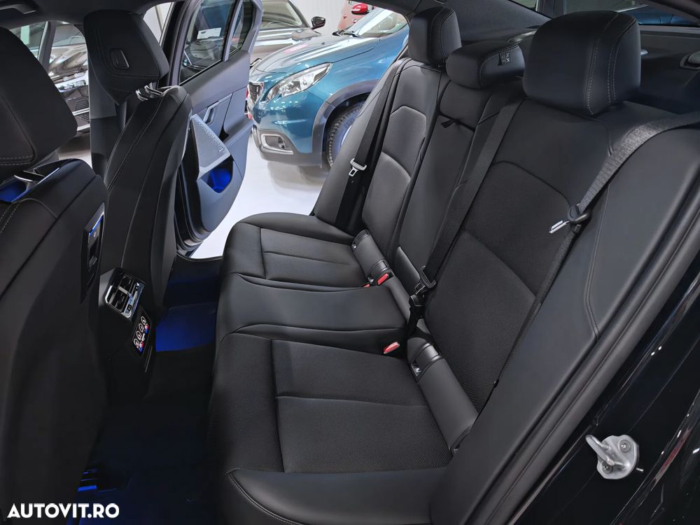 BMW Seria 5 520d Aut. - 33