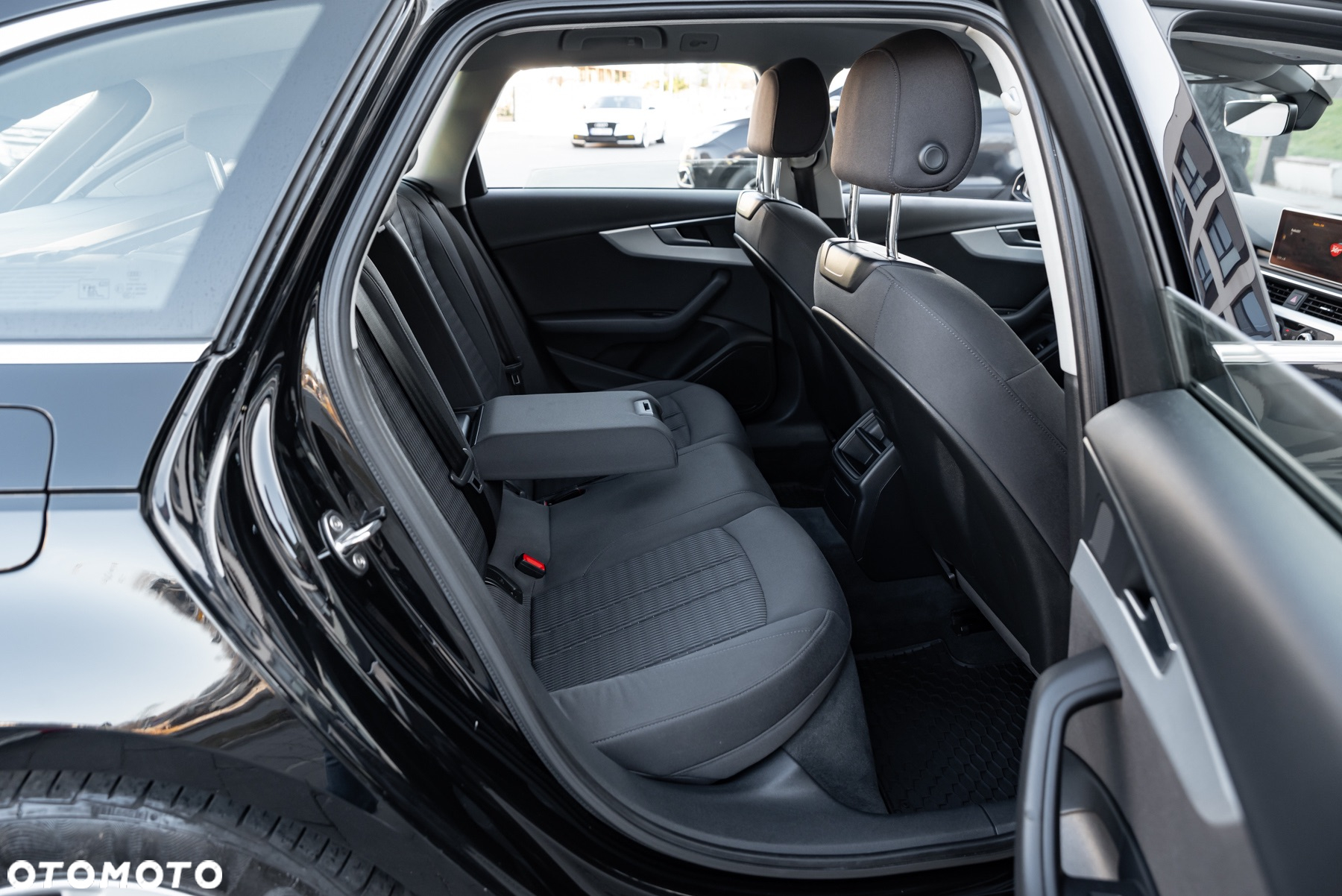 Audi A4 2.0 TDI S tronic - 23