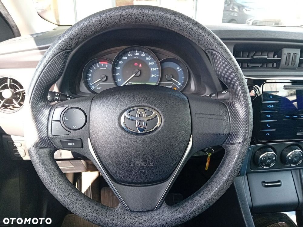 Toyota Corolla 1.6 Active EU6 - 16