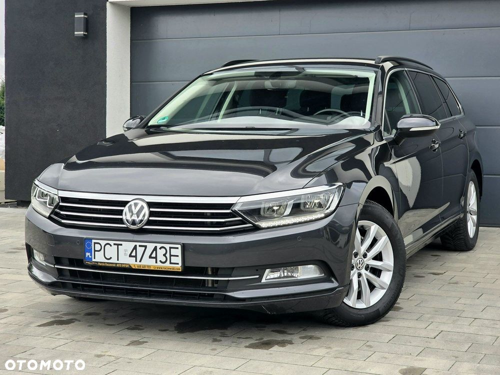 Volkswagen Passat - 1