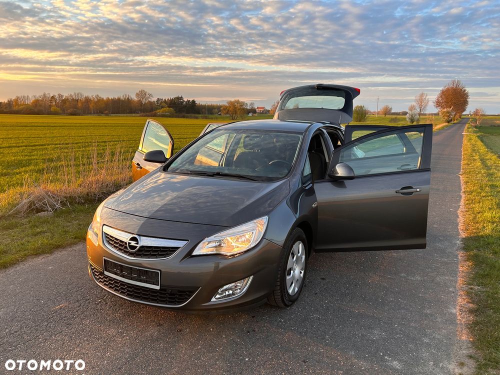 Opel Astra 1.6 Design Edition - 25